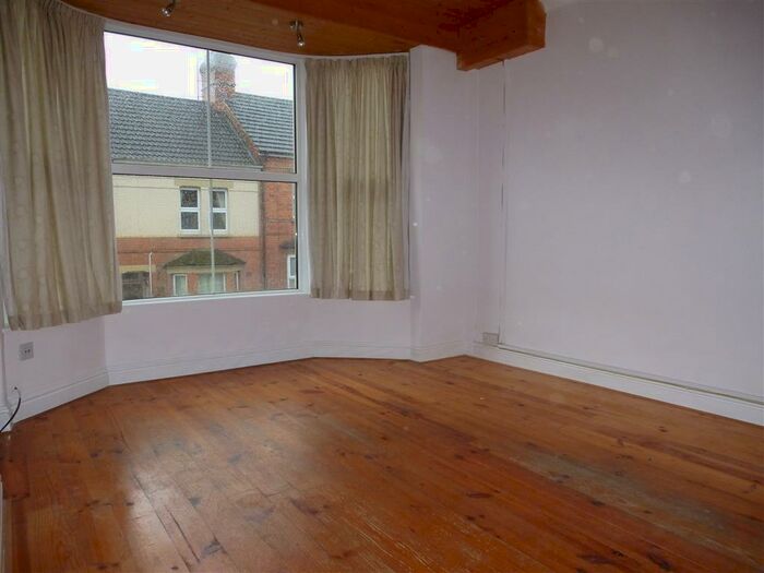1 Bedroom Apartment To Rent In Woodland Grove, Yeovil, BA20
