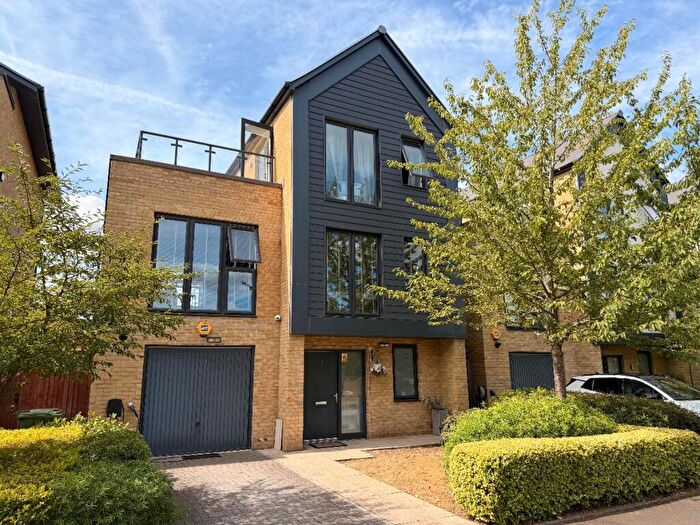 4 Bedroom Detached House To Rent In Elderberry Close, Romford, RM3