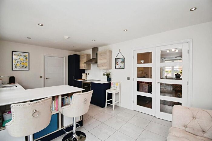 4 Bedroom Detached House For Sale In Alexander Grove, Kirk Ella, HU10