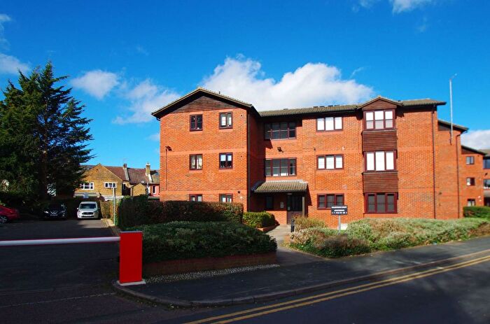 1 Bedroom Flat To Rent In West Street, Watford, WD17