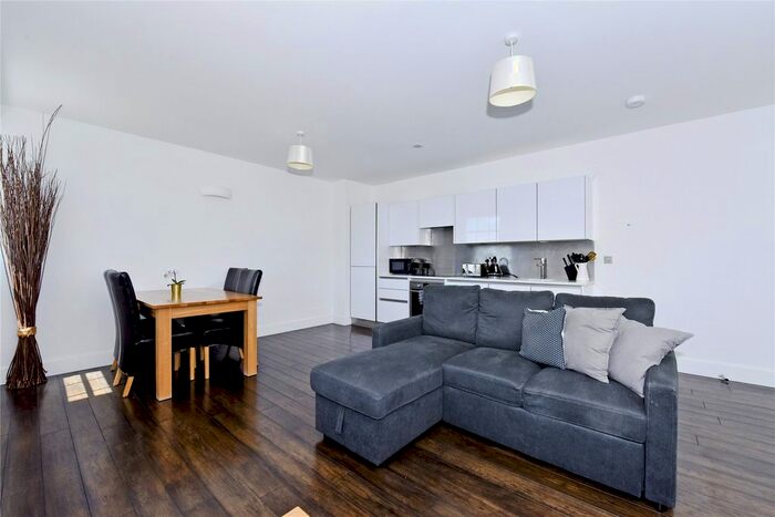 2 Bedroom Flat To Rent In Kings Road, Reading, RG1