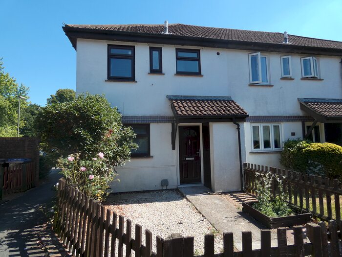 3 Bedroom Property To Rent In Barnard Court, St Johns, Woking, GU21