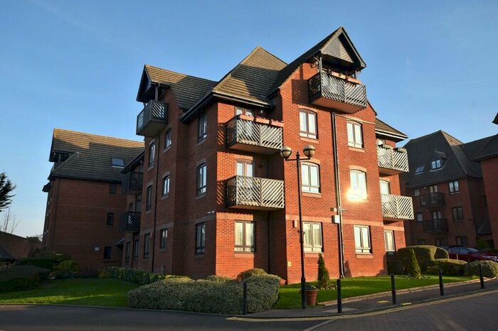 3 Bedroom Apartment To Rent In Seymour Lodge, Buckhurst Hill, IG9
