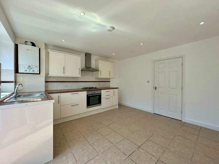 3 Bedroom Mews To Rent In Holland Close, Southport, Merseyside., PR8