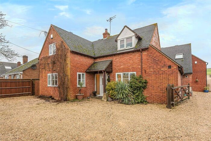 5 Bedroom Detached House For Sale In Bedroom House, Bedroom Annexe, Tackley, Oxfordshire, OX5