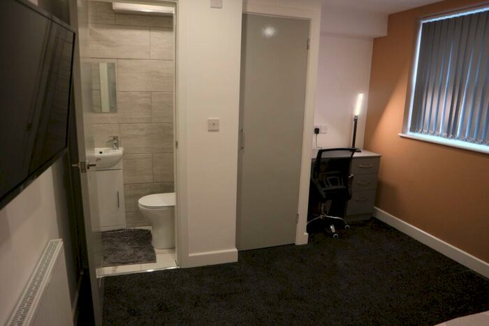 5 Bedroom Terraced House To Rent In Hugh Road, Coventry, CV3