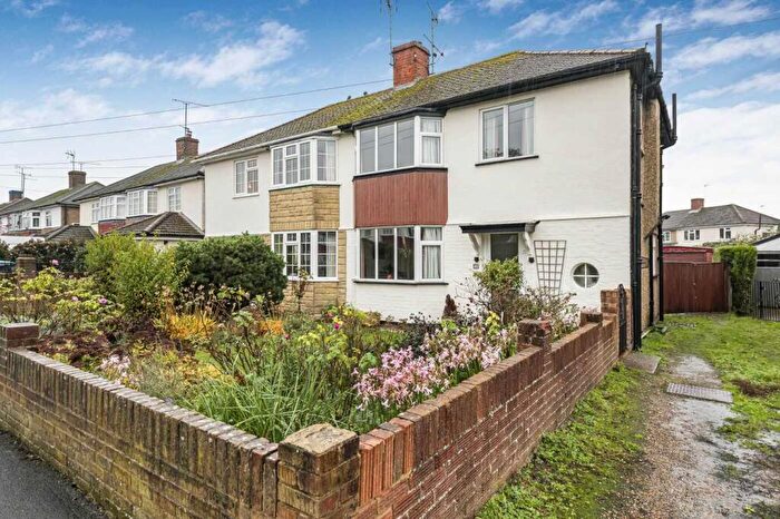 3 Bedroom Semi Detached House For Sale In Chiltern Road, Caversham, Reading, Berkshire, RG4
