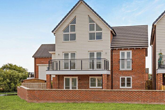 4 Bedroom Detached House For Sale In Brigantia View, Castleford, West Yorkshire, WF10