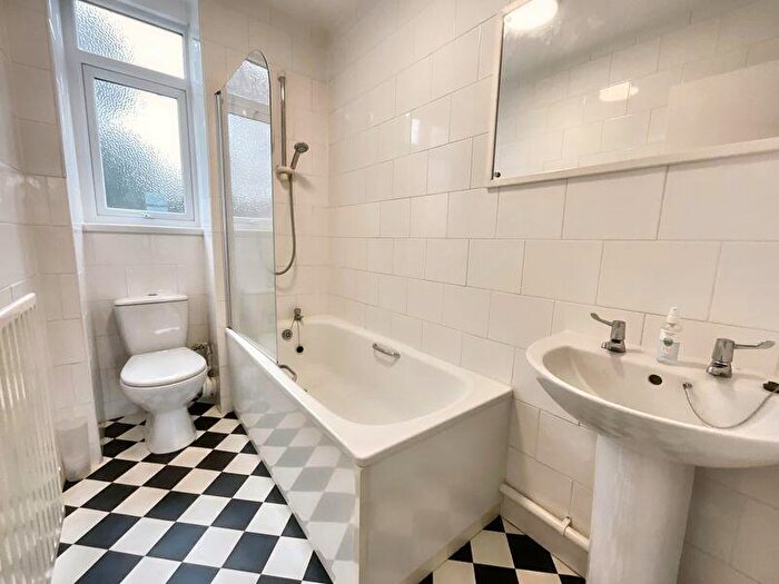 2 Bedroom Flat To Rent In Christchurch Town Centre, BH23