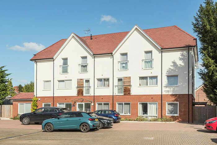 2 Bedroom Flat For Sale In Grove House, Sarah Way, Farnborough, Hampshire, GU14