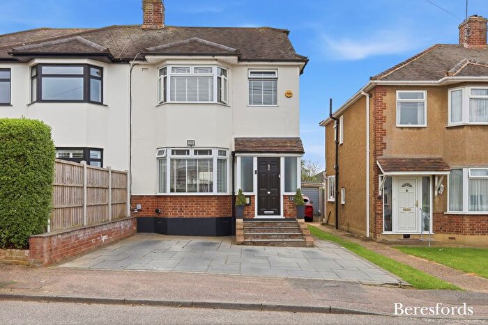 4 Bedroom Semi-Detached House For Sale In Edwards Close, Hutton, CM13