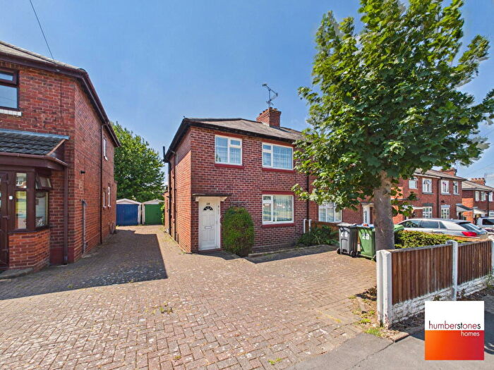 3 Bedroom Semi Detached House For Sale In Brookfields Road, Oldbury, B68