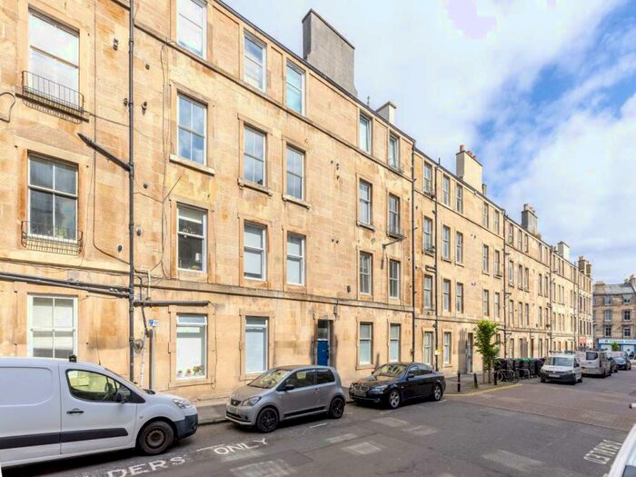 2 Bedroom Flat To Rent In Buchanan Street, City Centre, Leith Walk, EH6