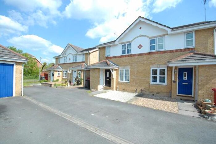 3 Bedroom Semi-Detached House To Rent In Gervaise Close, Slough, SL1