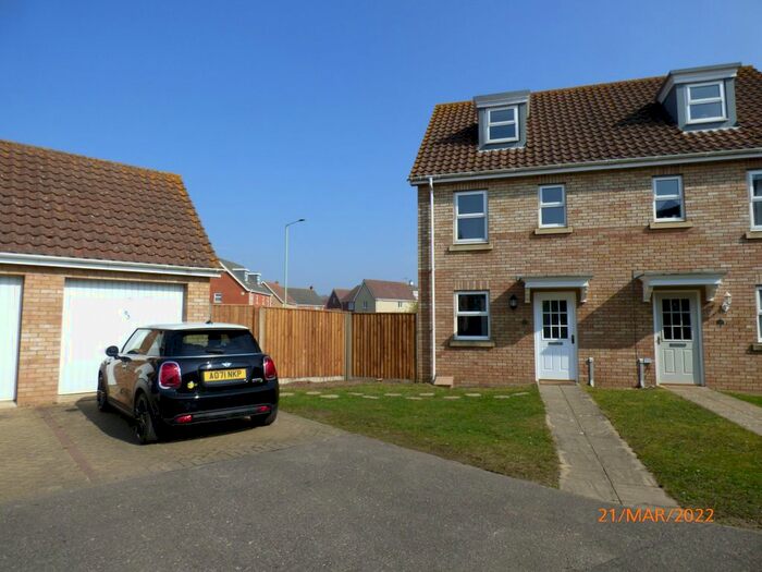 3 Bedroom Semi-Detached House To Rent In Rushton Drive, Carlton Colville, Lowestoft, NR33