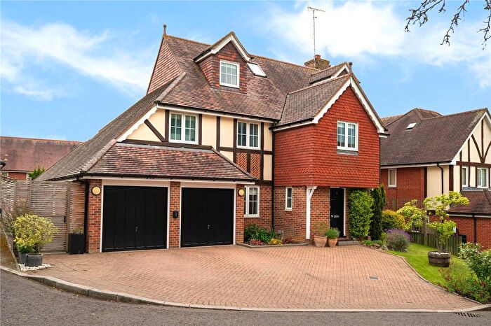5 Bedroom Detached House For Sale In Kings Place, Loughton, Essex, IG10