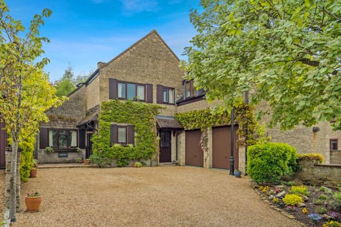 5 Bedroom Detached House For Sale In Chiltern View, Little Milton, Oxford, OX44