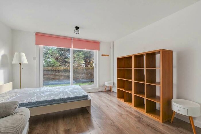 4 Bedroom Maisonette To Rent In Annesley Walk, Archway, N19