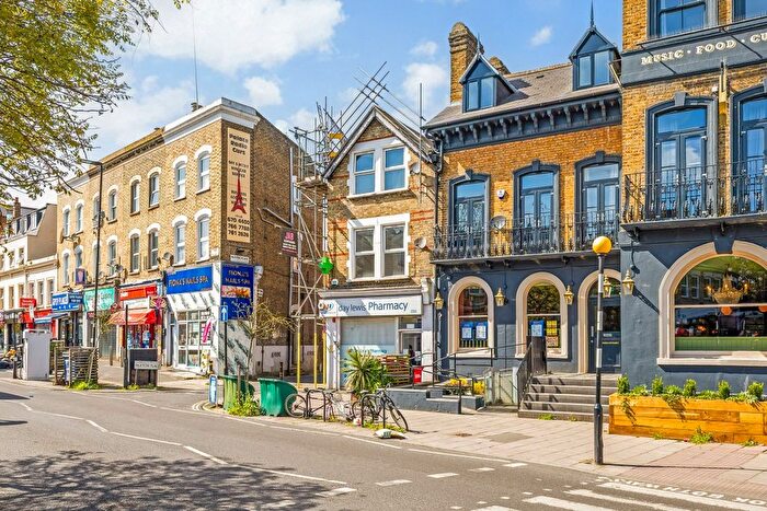 2 Bedroom Flat To Rent In Gipsy Road, London, SE27