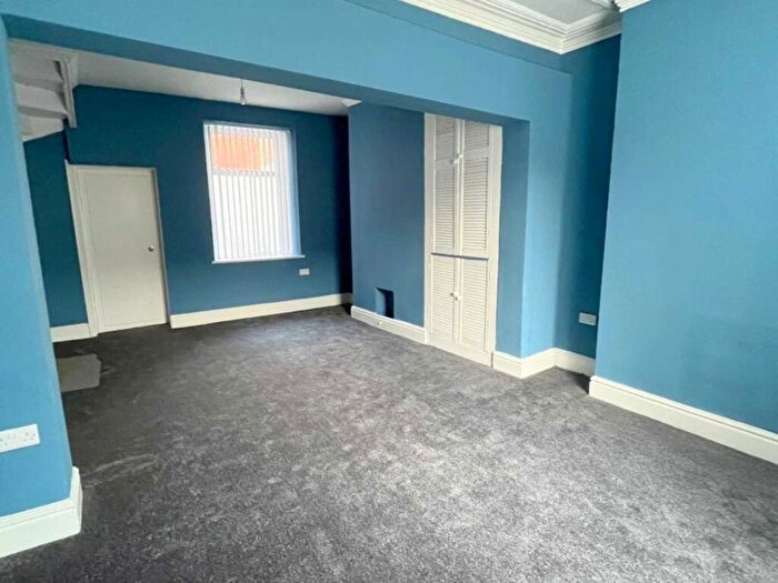 2 Bedroom End Of Terrace House To Rent In White Platts Street, Todmorden, OL14