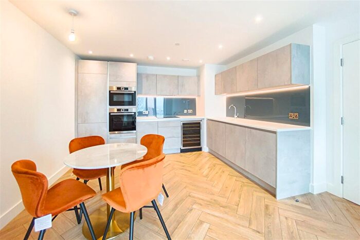 2 Bedroom Apartment To Rent In Elizabeth Tower, M15