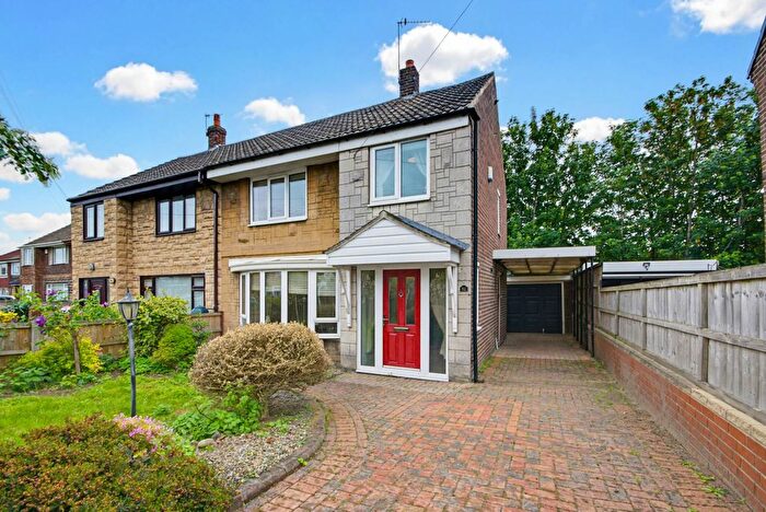 3 Bedroom Semi-Detached House For Sale In Cleveland Avenue, Knottingley, West Yorkshire, WF11