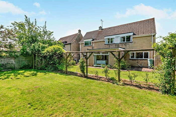 4 Bedroom Detached House For Sale In Cherry Tree Drive, Cirencester, GL7