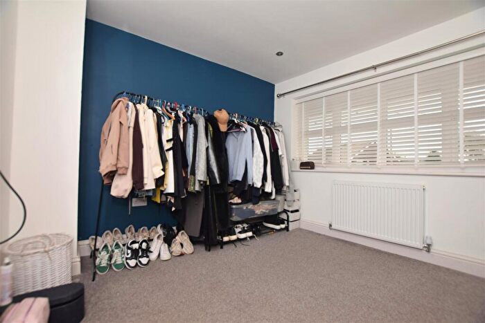 3 Bedroom Semi-Detached House For Sale In Boardman Fold Road, Alkrington, M24