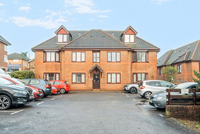 2 Bedroom Flat For Sale In Anchor Hill, Knaphill, Woking, GU21