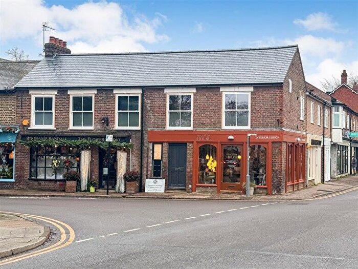 2 Bedroom Flat To Rent In Leyton Green, Harpenden, Harpenden, AL5