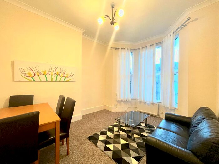 1 Bedroom Flat To Rent In Second Avenue, Hendon, London NW4