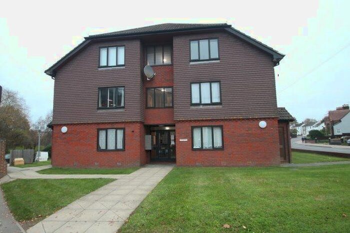 1 Bedroom Flat To Rent In Ladbroke Road, Redhill RH1