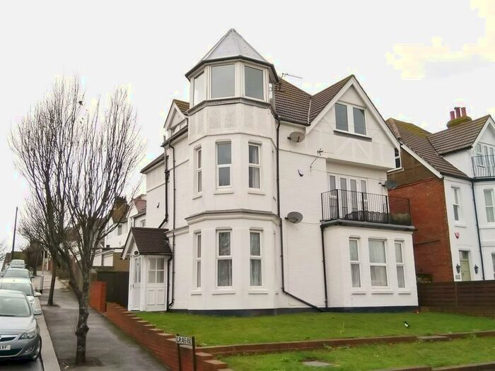 1 Bedroom Flat To Rent In , Wear Bay Crescent, Folkestone Kent, CT19