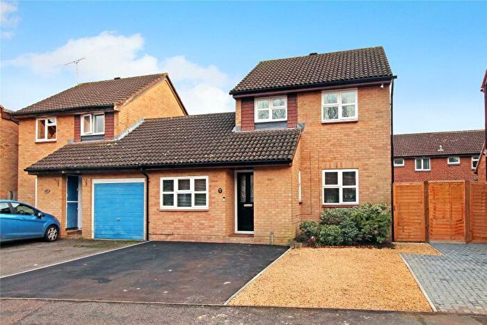 4 Bedroom Link Detached House To Rent In Goldsworth Park, Woking, Surrey, GU21