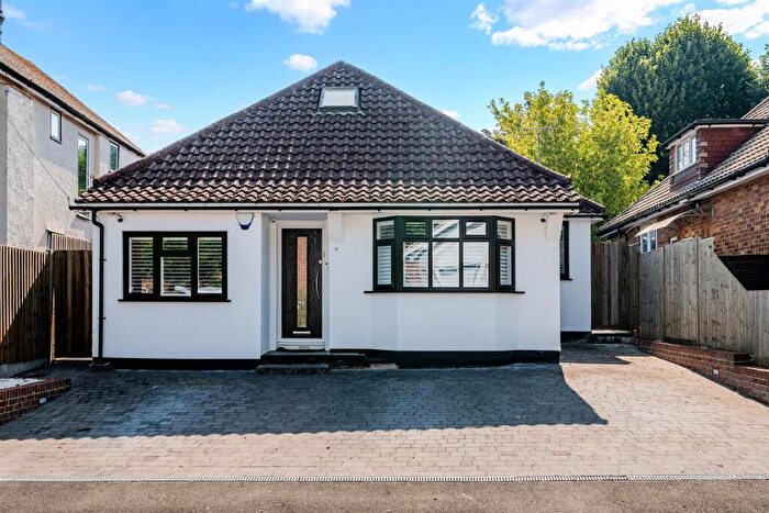 4 Bedroom Chalet For Sale In Reddown Road, Coulsdon, CR5