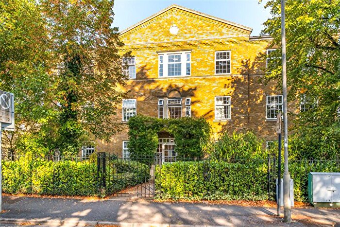 1 Bedroom Flat For Sale In Balaclava Road, Surbiton, KT6