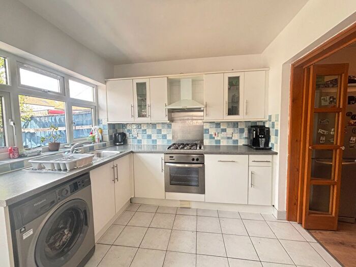 4 Bedroom Terraced House To Rent In Pemberton Gardens, Romford, RM6