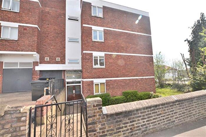 2 Bedroom Apartment To Rent In Deborah Court, Victoria Road, South Woodford, E18