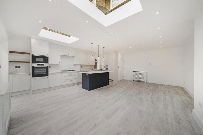 5 Bedroom Semi-Detached House To Rent In Harrow Road, Wembley, HA0