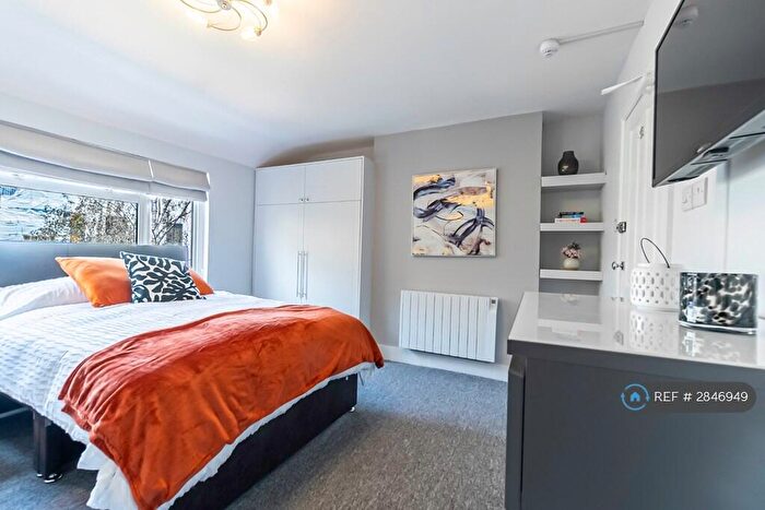 Studio To Rent In London Road, Reading, RG1