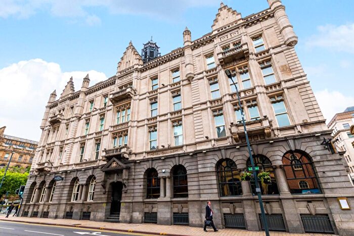 2 Bedroom Apartment To Rent In Pearl Chambers, East Parade, Leeds, West Yorkshire, LS1