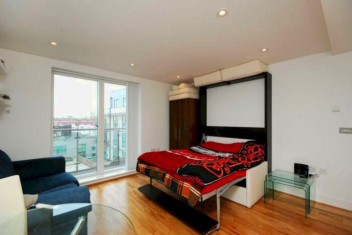 Studio To Rent In Caspian Wharf, Bow, London, E3