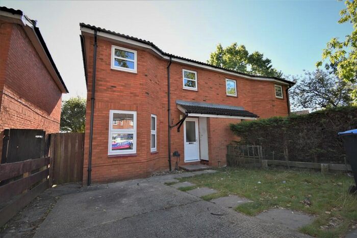 2 Bedroom Semi-Detached House To Rent In Peartree Lane, Welwyn Garden City., AL7