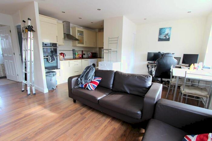 1 Bedroom Flat To Rent In Teresa Gardens, Waltham Cross, EN8