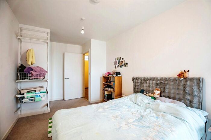 1 Bedroom Apartment For Sale In Amelia Street, London, SE17