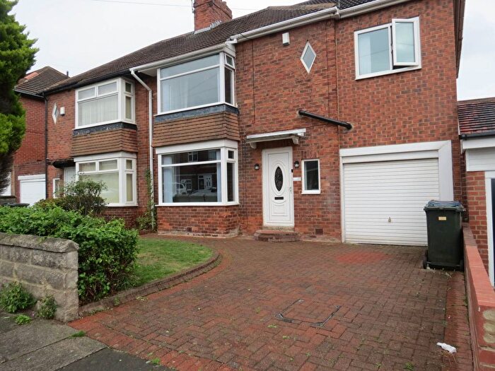 4 Bedroom Semi Detached House For Sale In Eaglescliffe Drive, Heaton, NE7