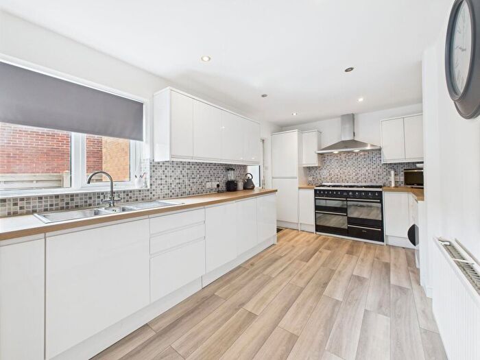 3 Bedroom Detached Bungalow For Sale In Meeks Road, Arnold, Nottingham, NG5