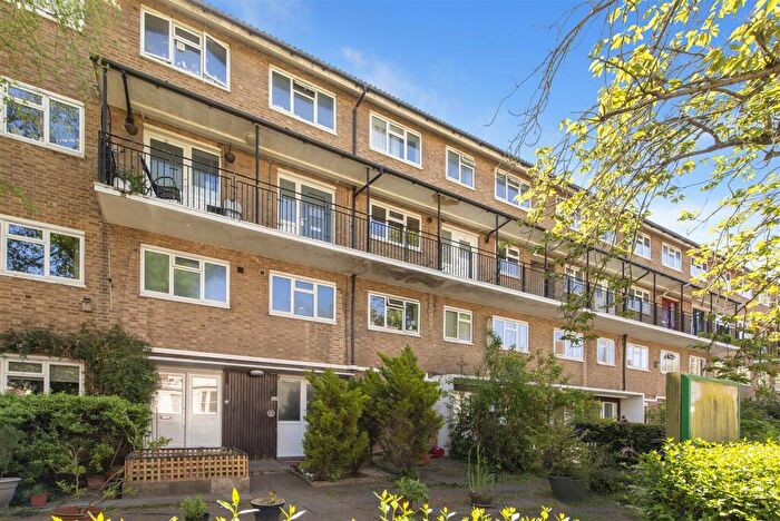 2 Bedroom Flat For Sale In St. Albans Villas, Dartmouth Park, London, NW5