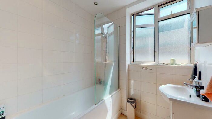 Studio To Rent In Euston Road, NW1 - Photo 3