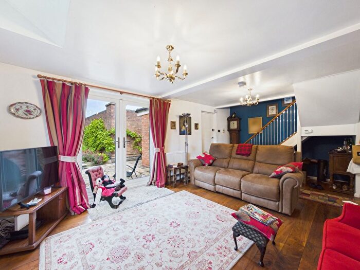 3 Bedroom Bungalow For Sale In Comer Road, Worcester, Worcestershire, WR2